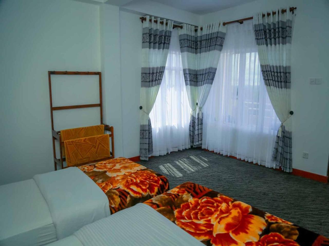Namadi Nest Home Stay นูวาราเอลิยา ภายนอก รูปภาพ